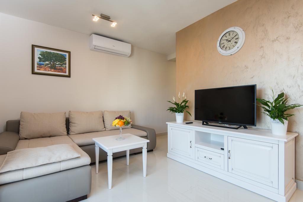 Apartments Villa Stella 奥瑞比克 外观 照片