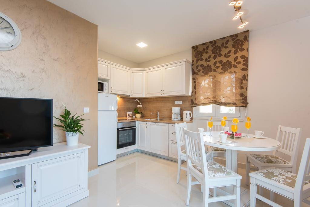 Apartments Villa Stella 奥瑞比克 外观 照片